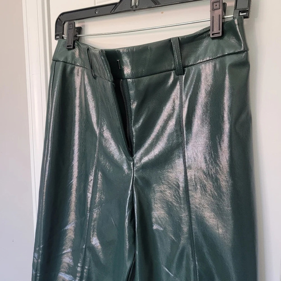 NWT 7 For All Mankind Faux Leather Cropped Wide Leg Shiny Green Pants Size M - Picture 3 of 14